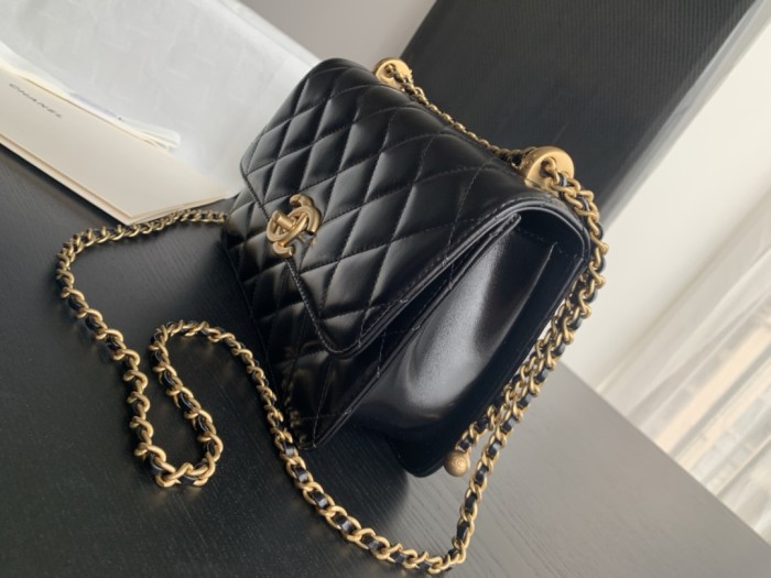 Handbag Chanel size 22 cm