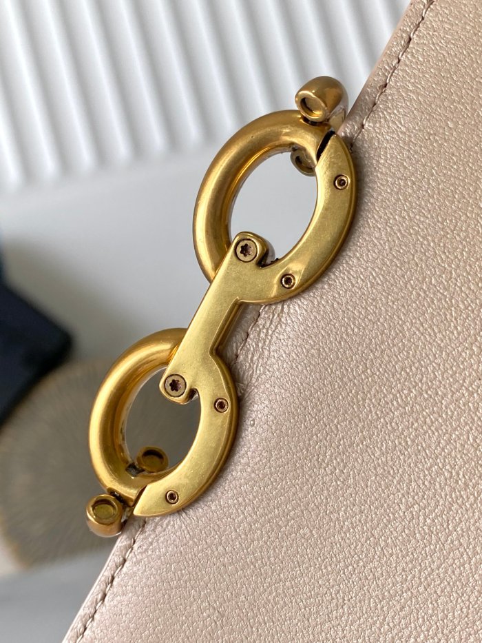 Handbags SAINT LAURENT 738109 size 19×11×4 cm