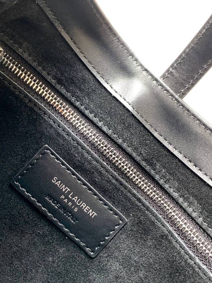 Handbags SAINT LAURENT 657228 size 24.5x16x6 cm