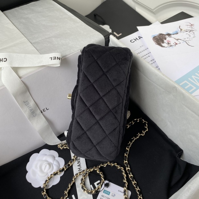 Handbag Chanel size 17 cm