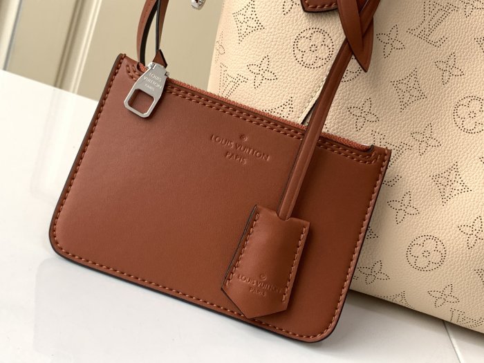 Handbag Louis Vuitton M54351 size 23 x 21 x 13 cm