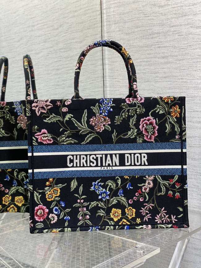Handbag Dior size 42*18*35 cm