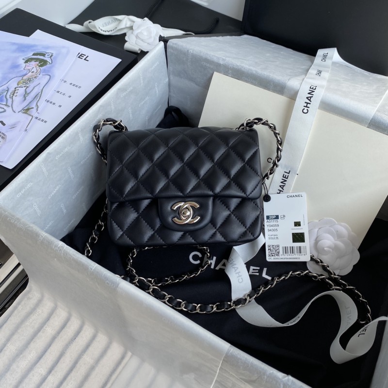 Handbag Chanel size 17 cm