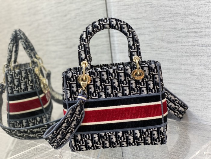 Handbag Dior size 24 cm