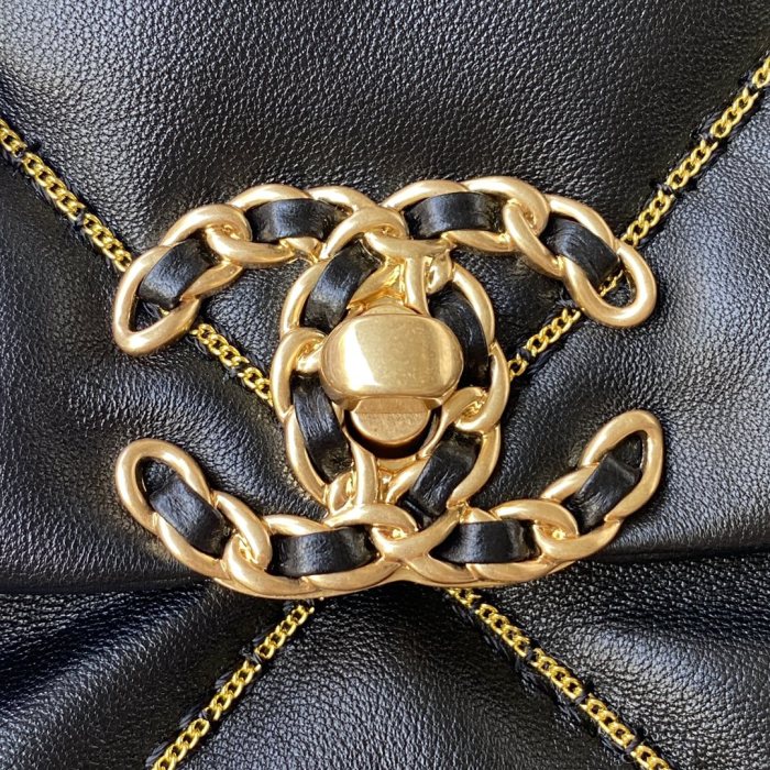 Handbag Chanel size 26/30 cm