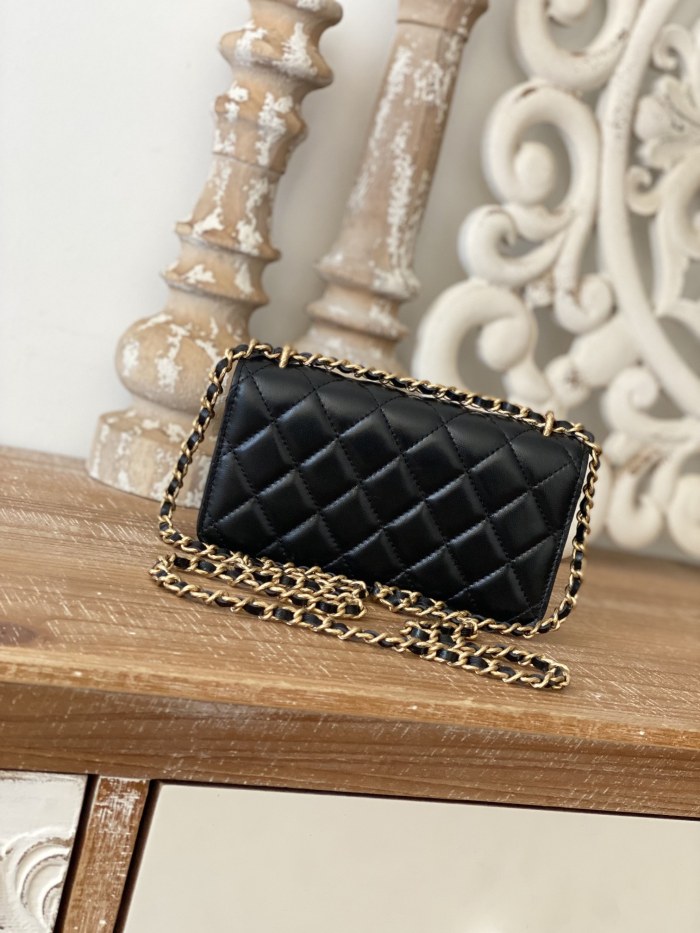 Handbag Chanel 81238 size 16 cm