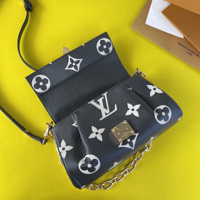 Handbag Louis Vuitton M45859 size 24 x 14 x 9 cm