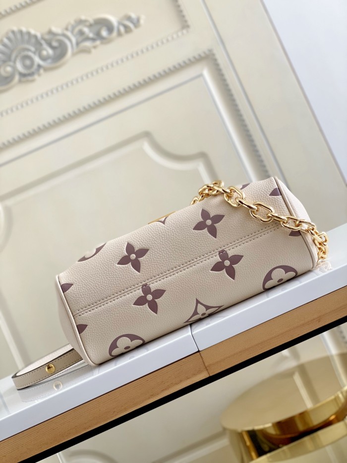 Handbag Louis Vuitton M45813 size 24 x 14 x 9 cm