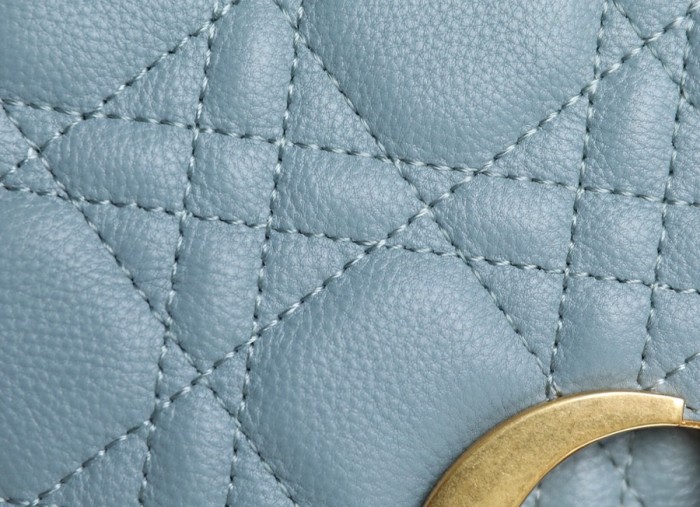 Handbag Dior size 20x12x7 cm