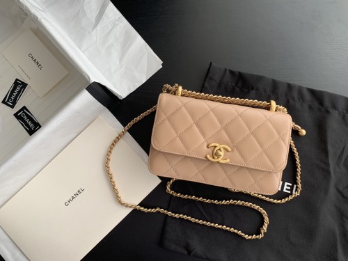 Handbag Chanel size 22 cm