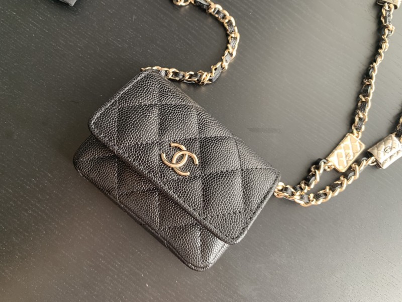 Handbag Chanel 2444 size 10cmx7.5cmx2 cm