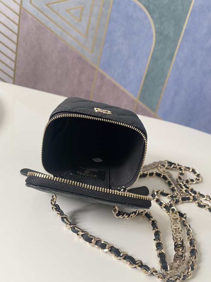 Handbag Chanel 81186 size 10.5-8.5-7 cm