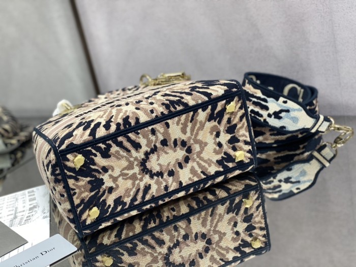 Handbag Dior size 24 cm