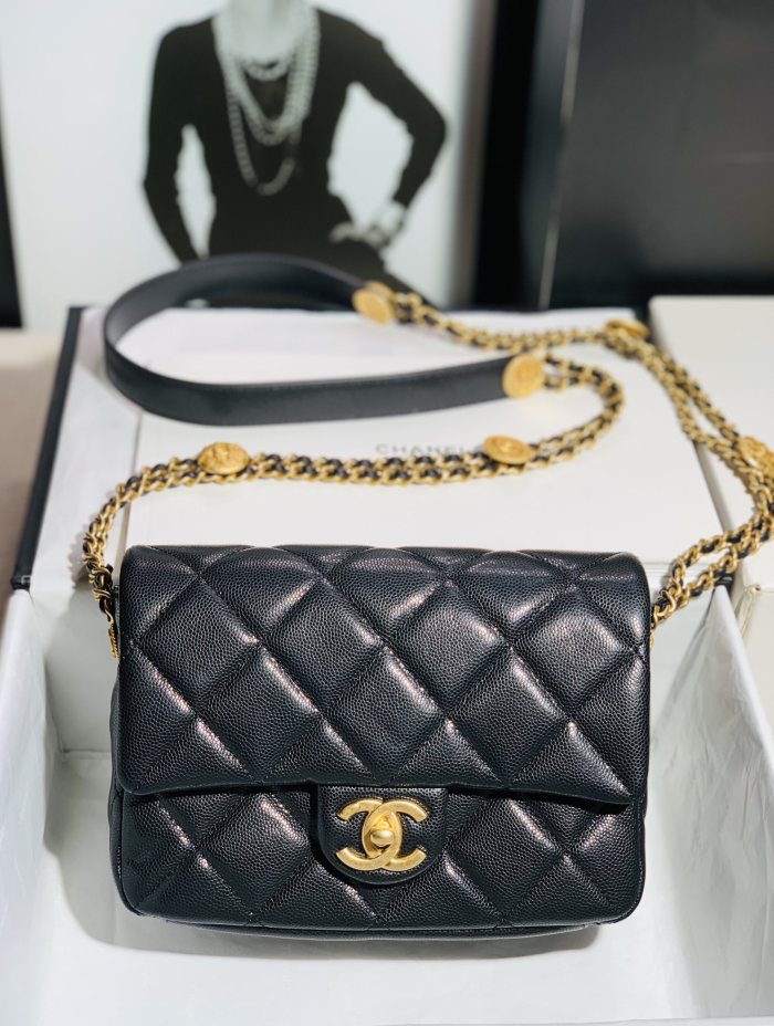 Handbag Chanel size 22 cm