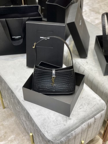 Handbags SAINT LAURENT 657228 size 25X14X6 cm