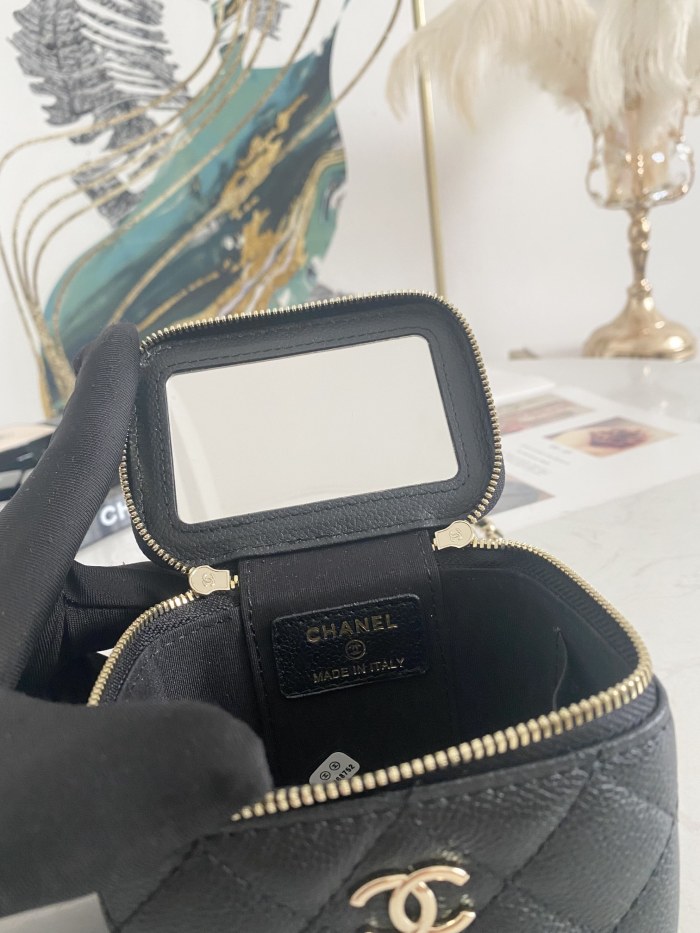 Handbag Chanel 81186 size 10.5-8.5-7 cm