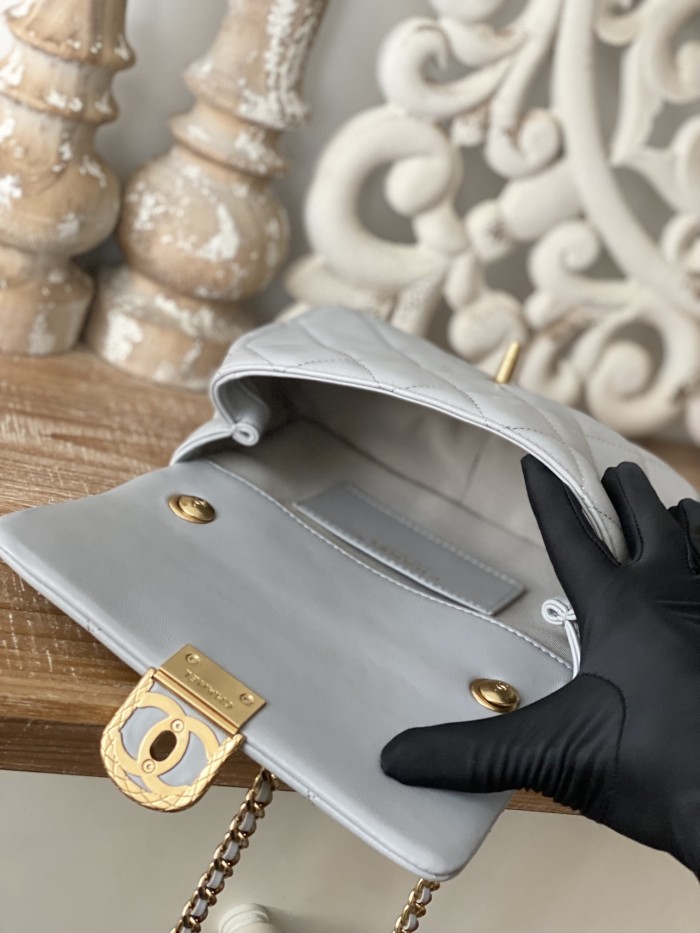 Handbag Chanel 3474 size 15*20*8 cm