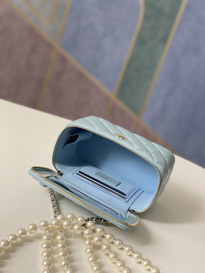 Handbag Chanel 81192 size 9.5-17-8 𝗰𝗺