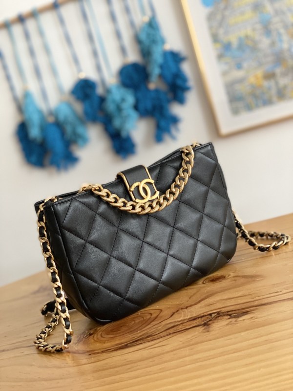 Handbag Chanel 3476 size 17*23*7* cm