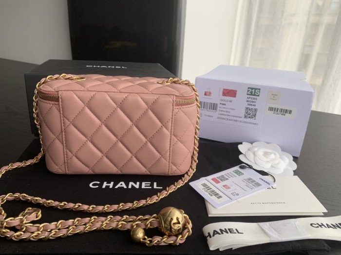 Handbag Chanel AP2303 size 17cmx9.5cmx8 cm