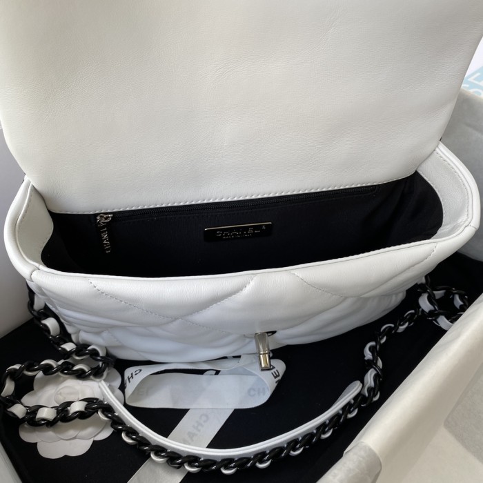 Handbag Chanel size 26/30 cm