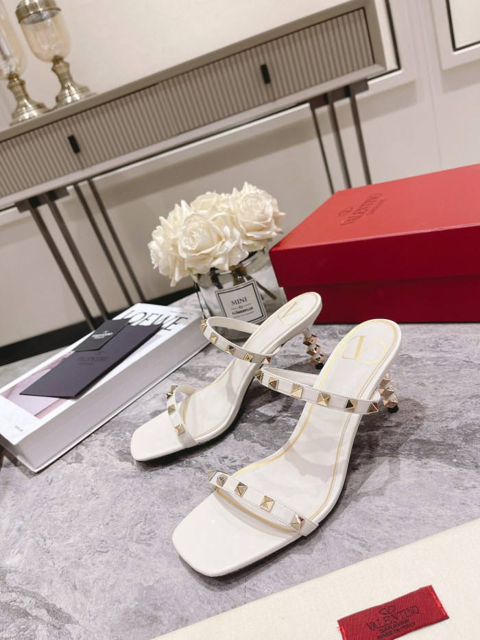 VALENTINO GARAVANI Rockstud WOMEN 3