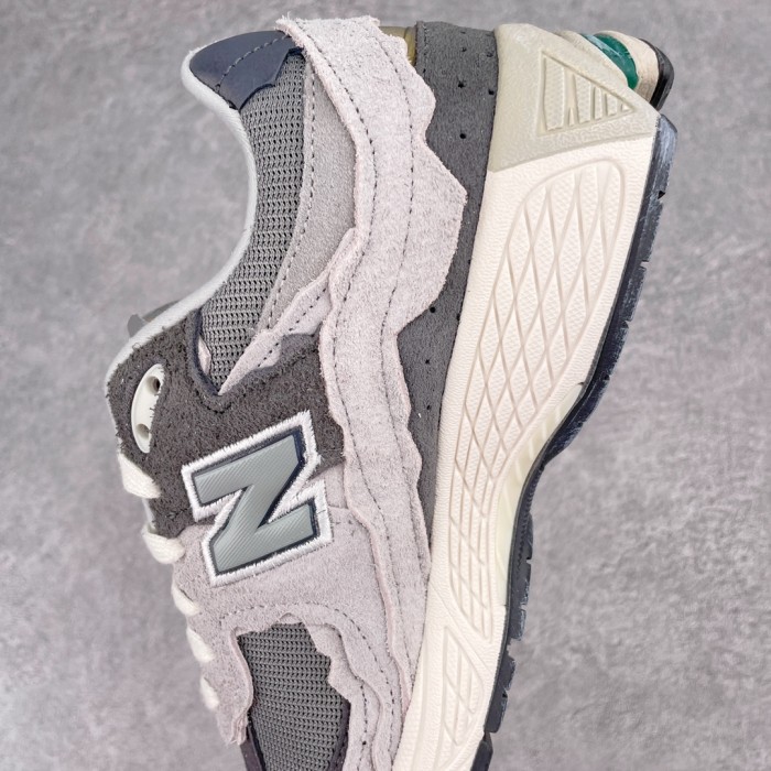 New Balance 2002R Sneaker 6