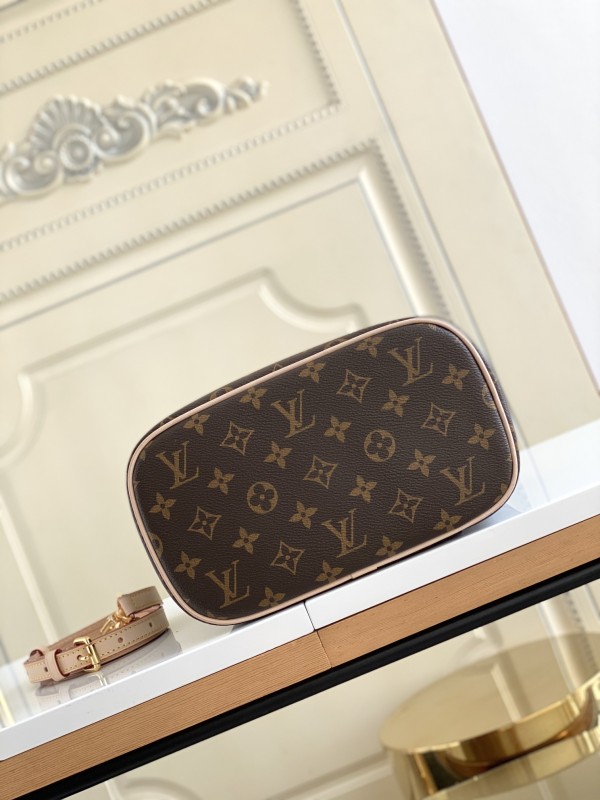 Handbag Louis Vuitton M42265 size 24X18X14.5 cm