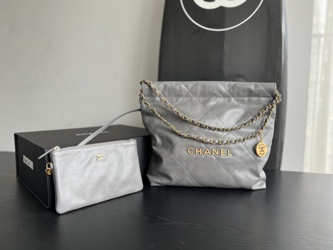 Handbag Chanel size 35cmx37cmx7 cm