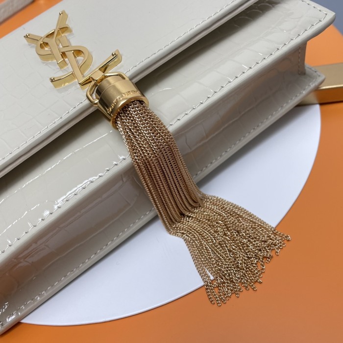 Handbags SAINT LAURENT 452159 size 19x12.5x4 cm