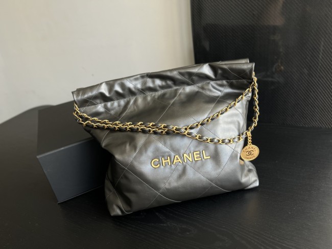 Handbag Chanel size 39cmx42cmx8 cm