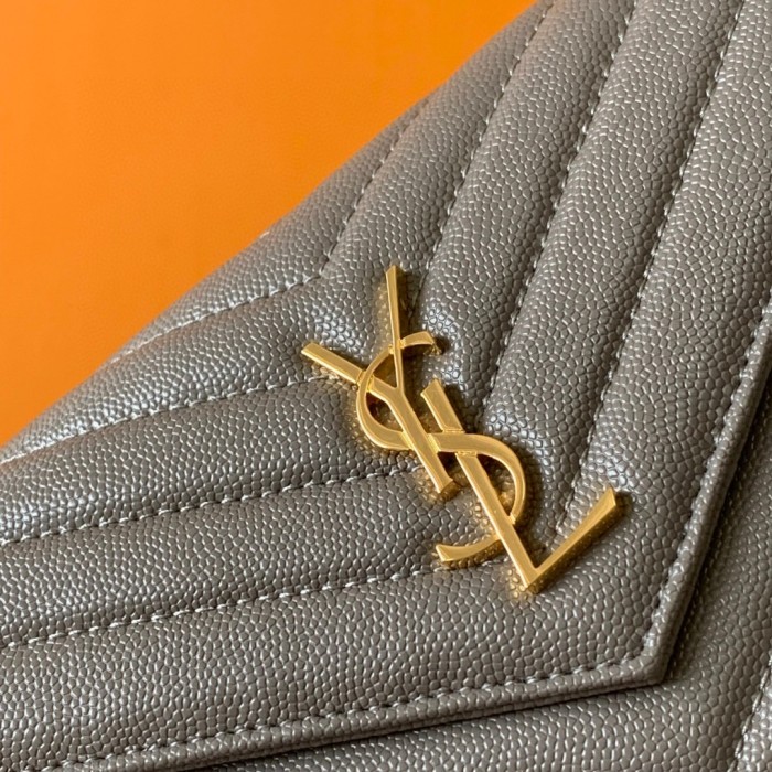 Handbags SAINT LAURENT 393953 size 19x11.5x4 cm