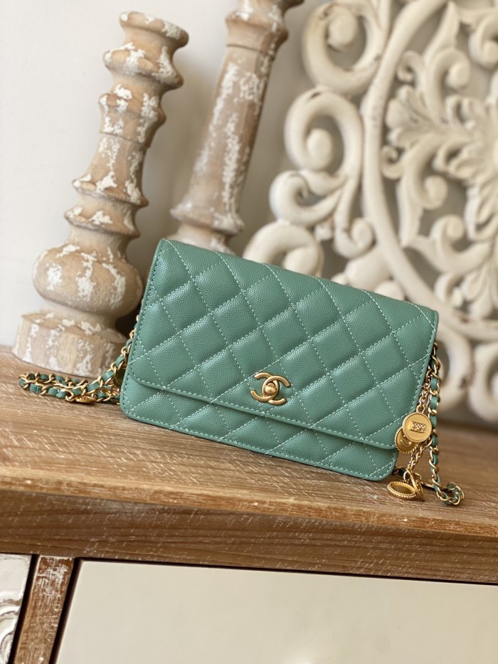 Handbag Chanel AP81234 size 19 cm