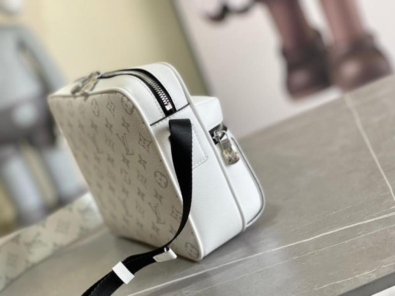 Handbag Louis Vuitton M30873 size 29.5x20x10.5 cm