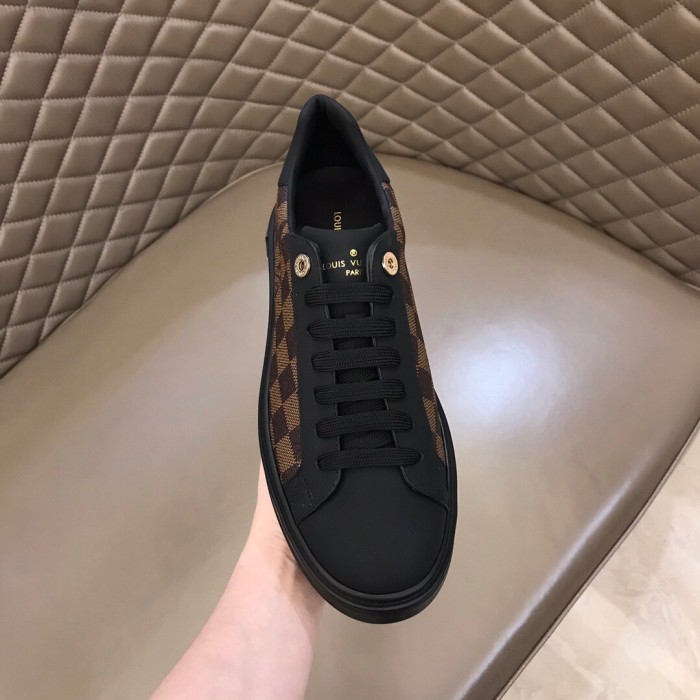 Louis Vuitton Low Top sneaker 18