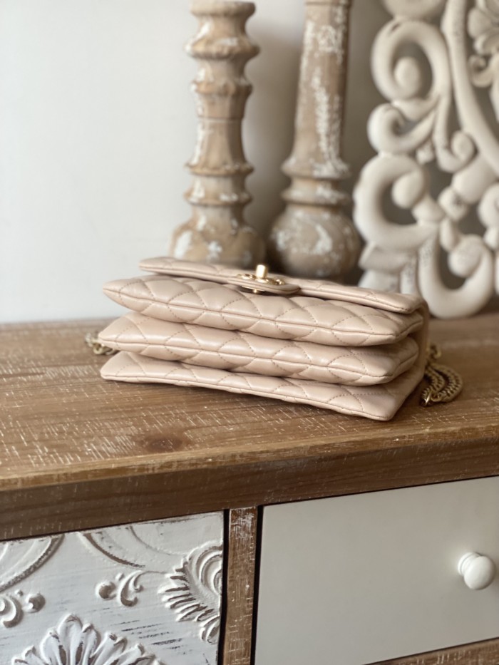 Handbag Chanel AS3393 size 14x22x8 cm