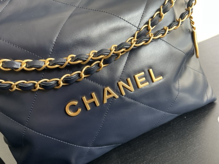 Handbag Chanel size 35cmx37cmx7 cm