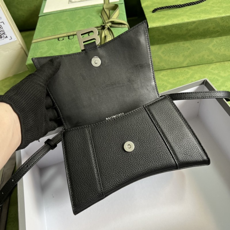 Handbag Gucci 5928331 size 19*13*8 cm