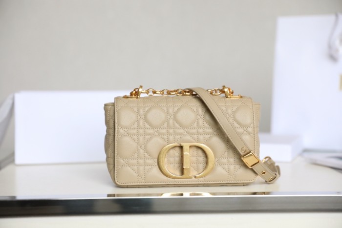 Handbag Dior size 20x12x7 cm