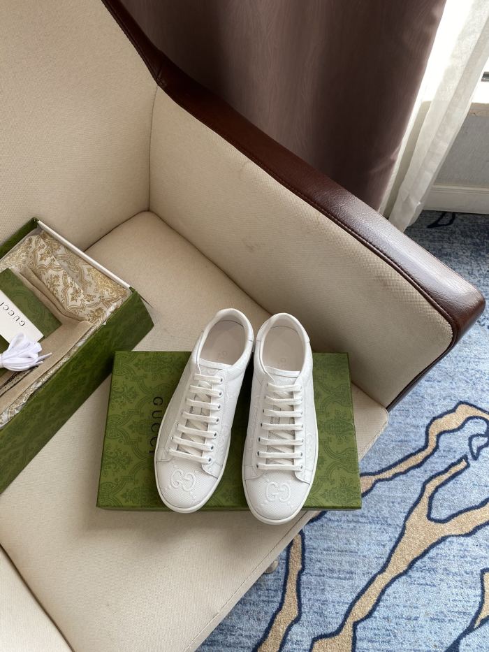 Gucci Women's Ace sneaker with bee sneaker 4