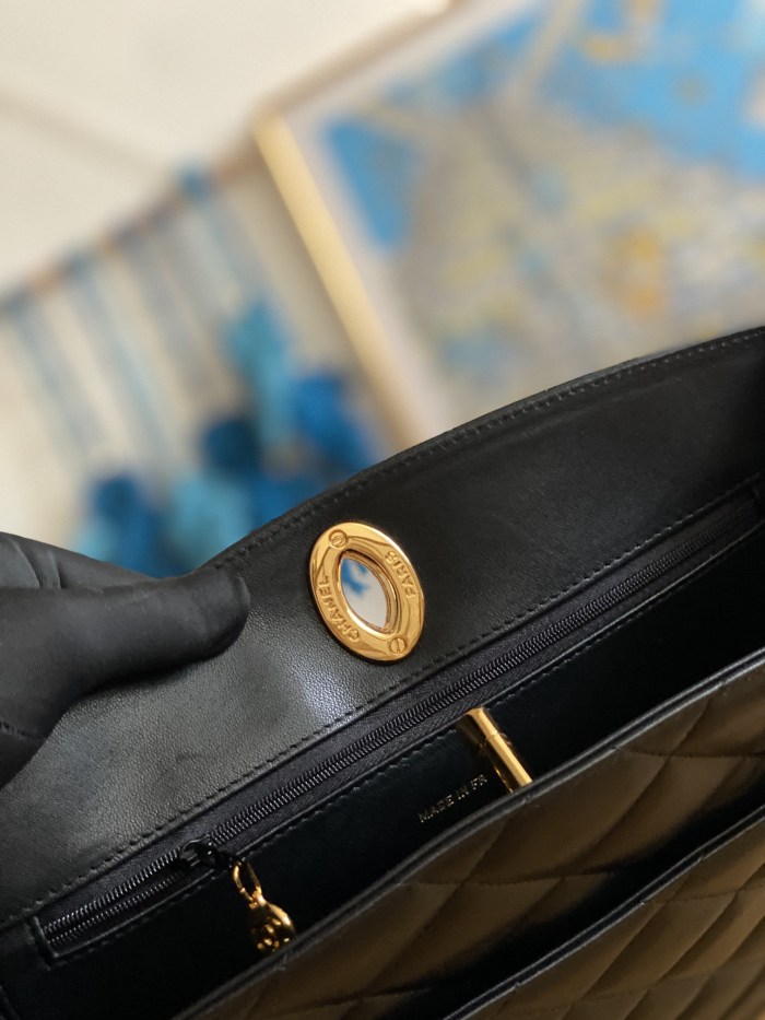 Handbag Chanel A99 size 28*9 *30 cm