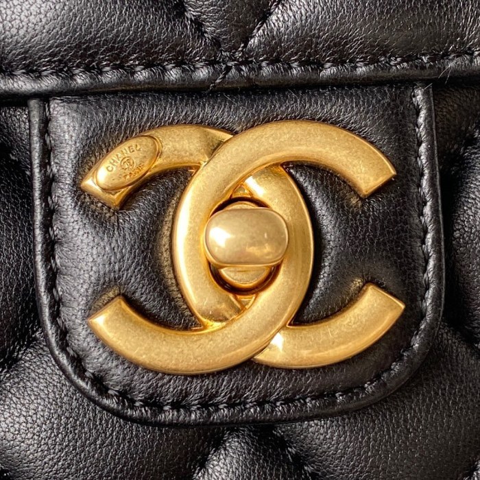 Handbag Chanel AS3737 size 14.5*19*6.5 cm