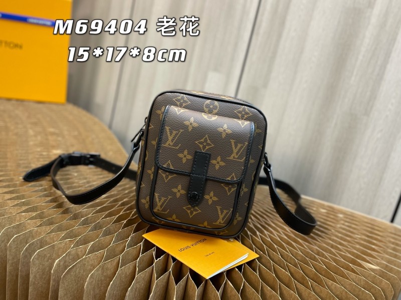 Handbag Louis Vuitton M69405 size 15x17x8 CM