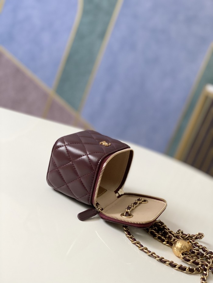 Handbag Chanel 81136 size 10.5 8.5 7 cm