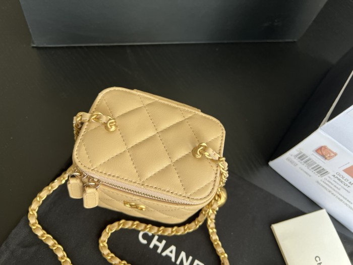 Handbag Chanel AP1447 size 8.5cmx11cmx7 cm