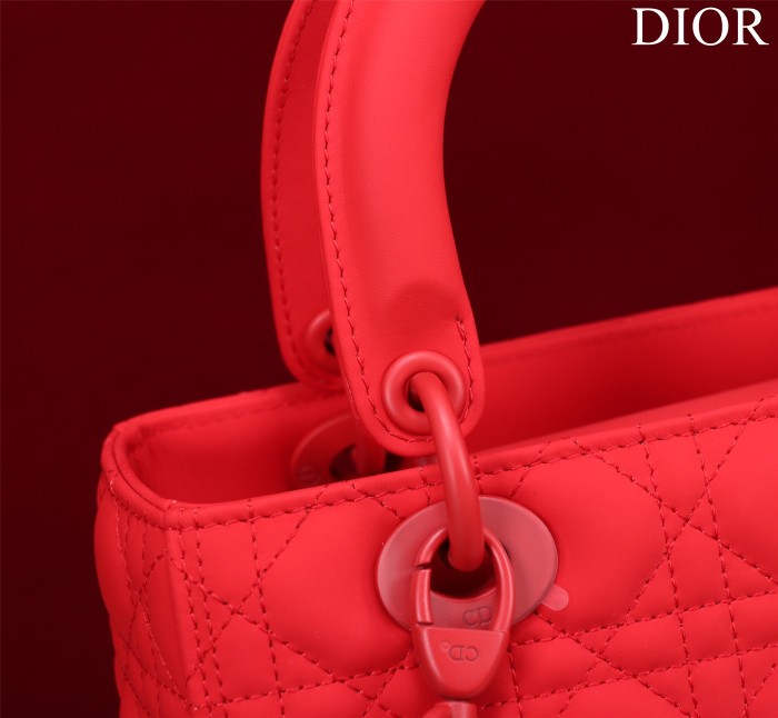 Handbag Dior M0565 size 32*24*12 cm