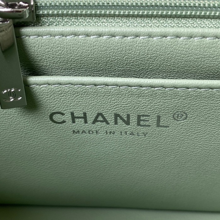 Handbag Chanel size 17 cm