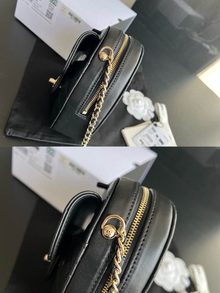 Handbag Chanel size 18cmx17cmx5 cm