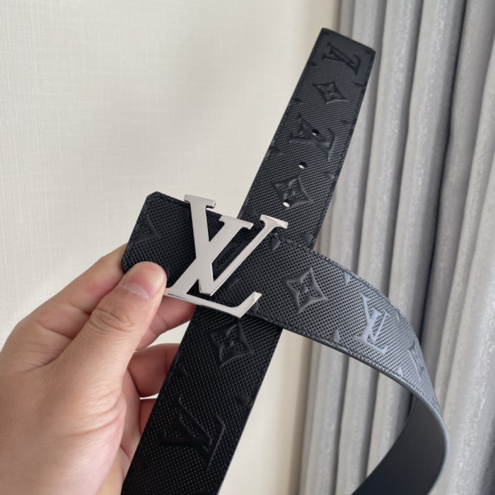 Louis Vuitton Belt 9 (width 4cm)