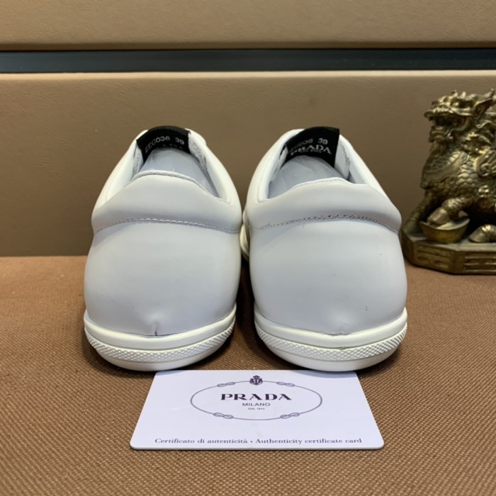 Prada Low Top sneaker 20
